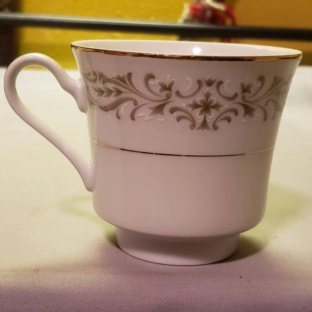 1 Vtg Coffee Tea Hot Chocolate Cup W/Footer Allegro By Royal Worcester